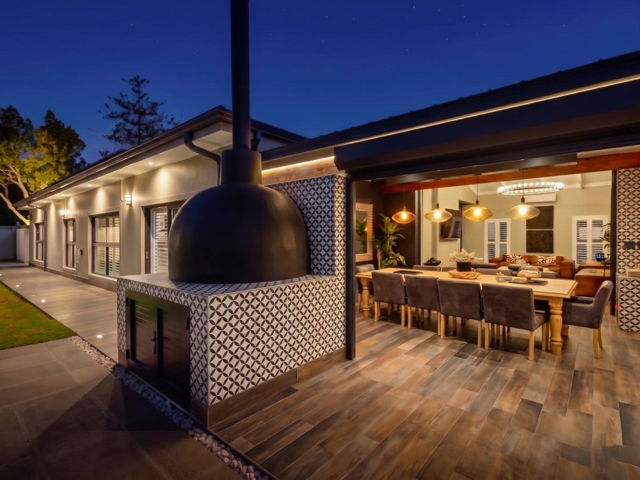 7 Bedroom Property for Sale in Durbanville Western Cape